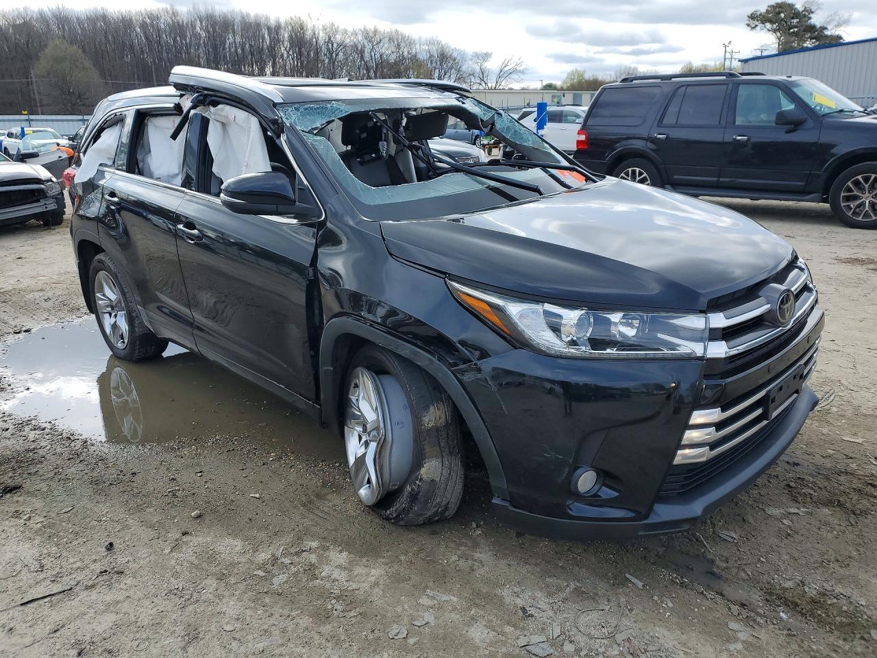 2018 TOYOTA HIGHLANDER LIMITED photo 10
