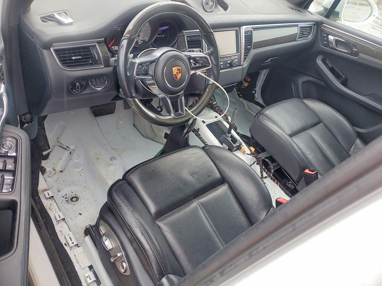2015 PORSCHE MACAN photo 8
