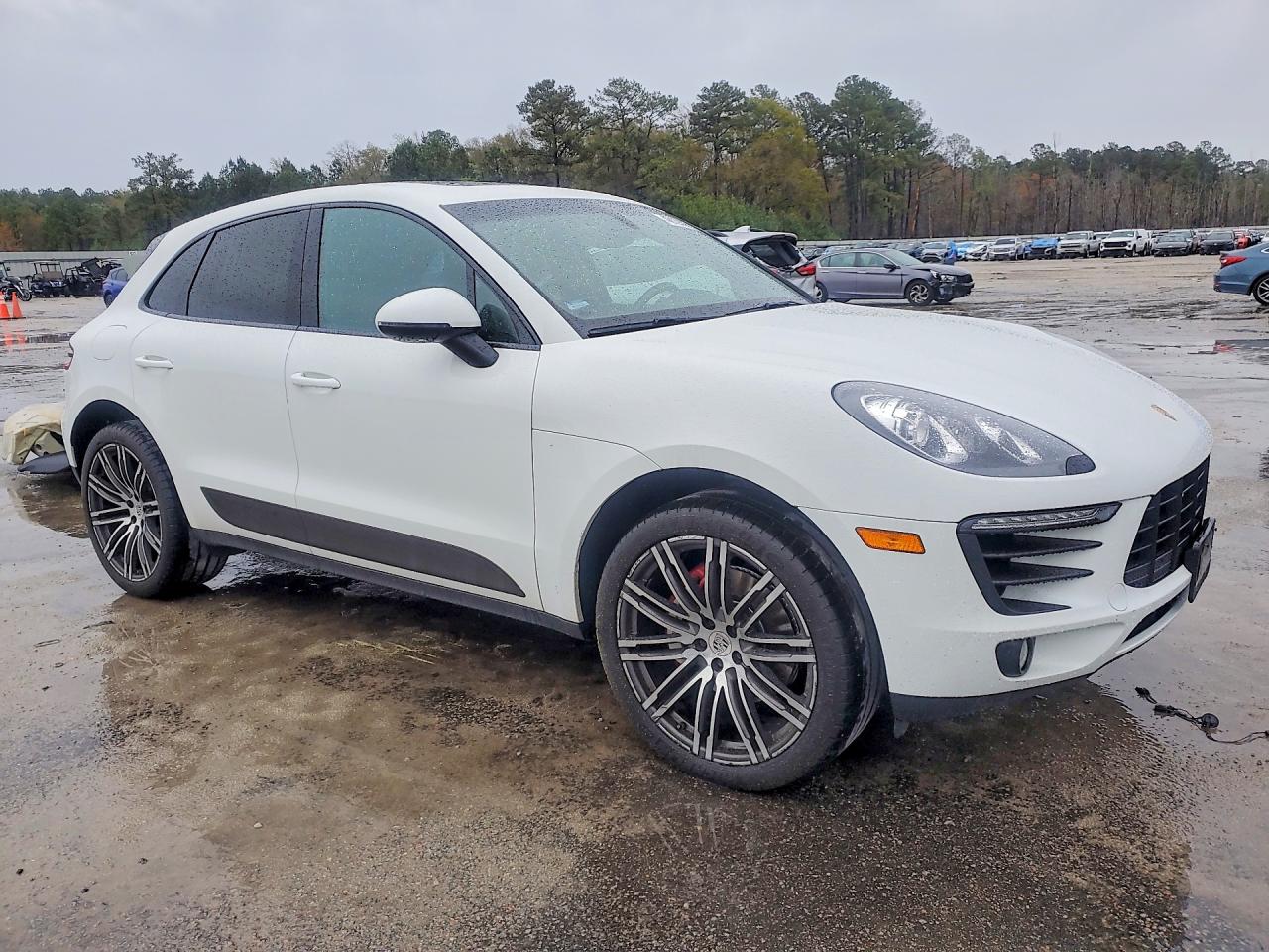 2015 PORSCHE MACAN photo 4