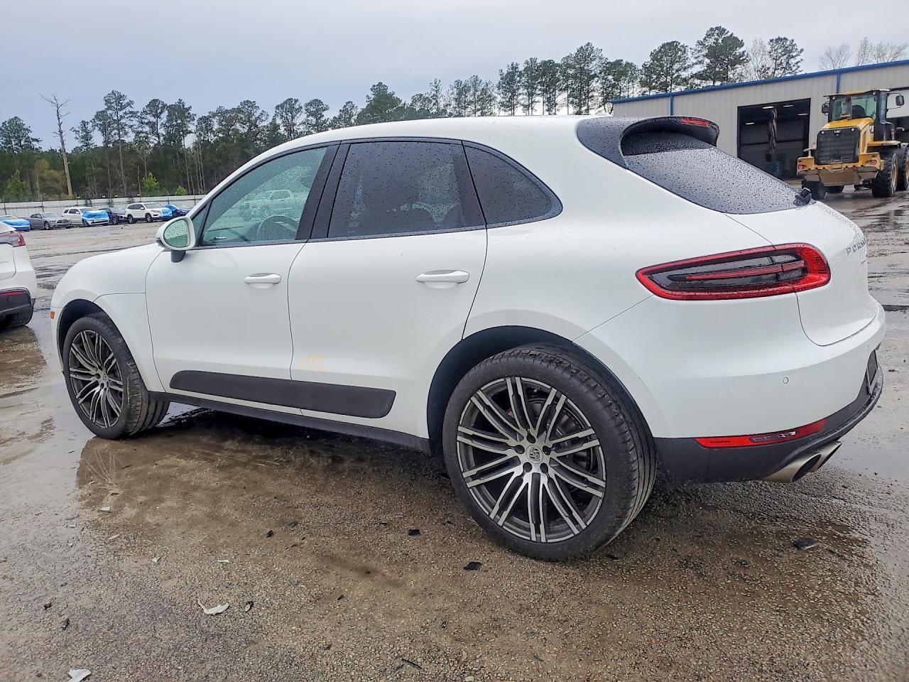 2015 PORSCHE MACAN photo 2