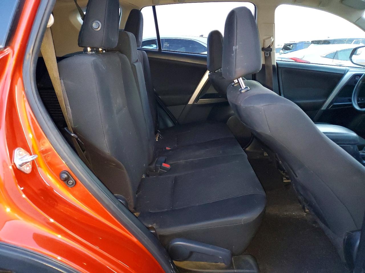 2016 TOYOTA RAV4 LE photo 28