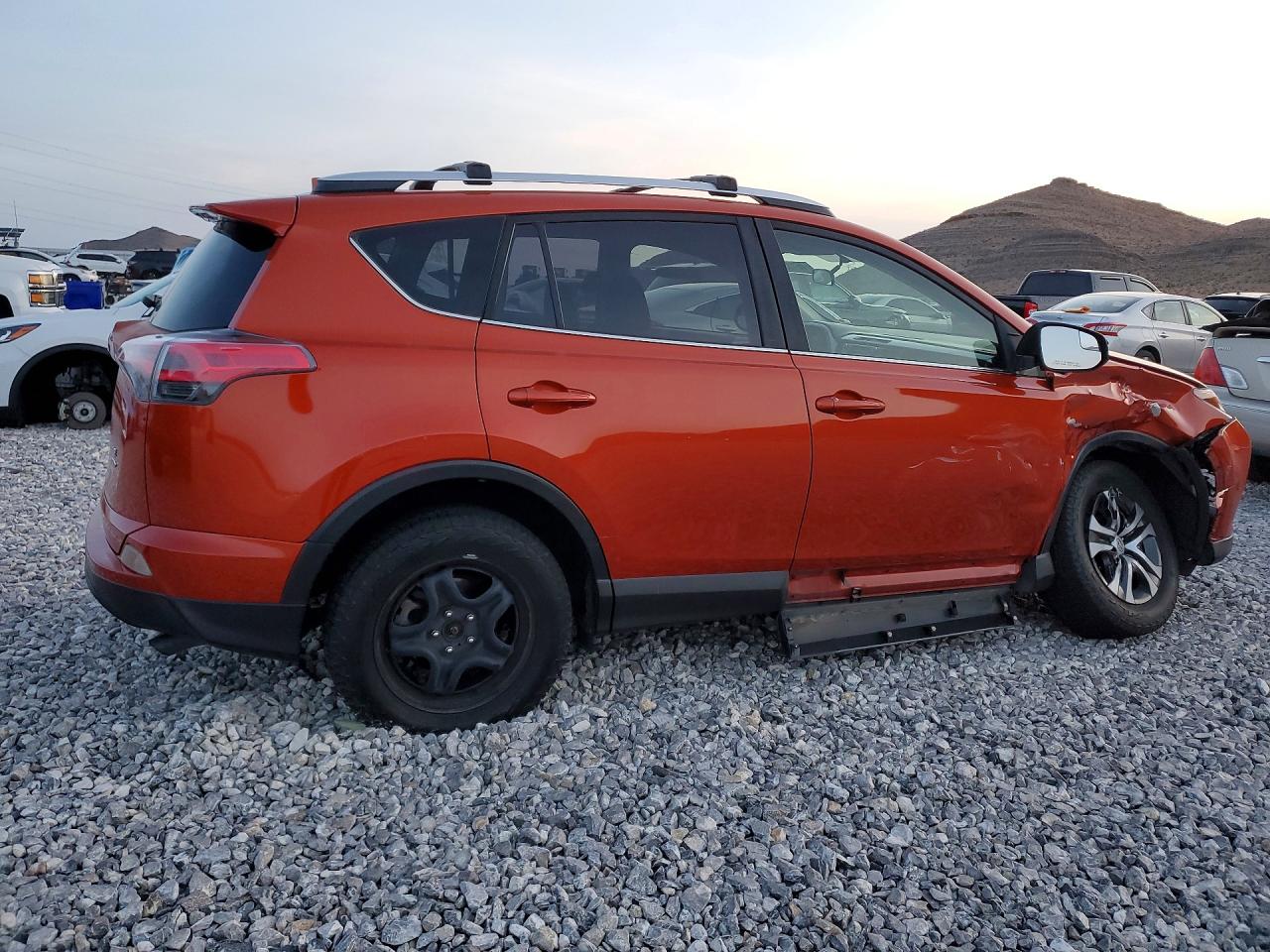2016 TOYOTA RAV4 LE photo 7
