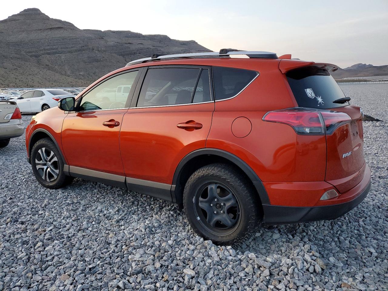 2016 TOYOTA RAV4 LE photo 4