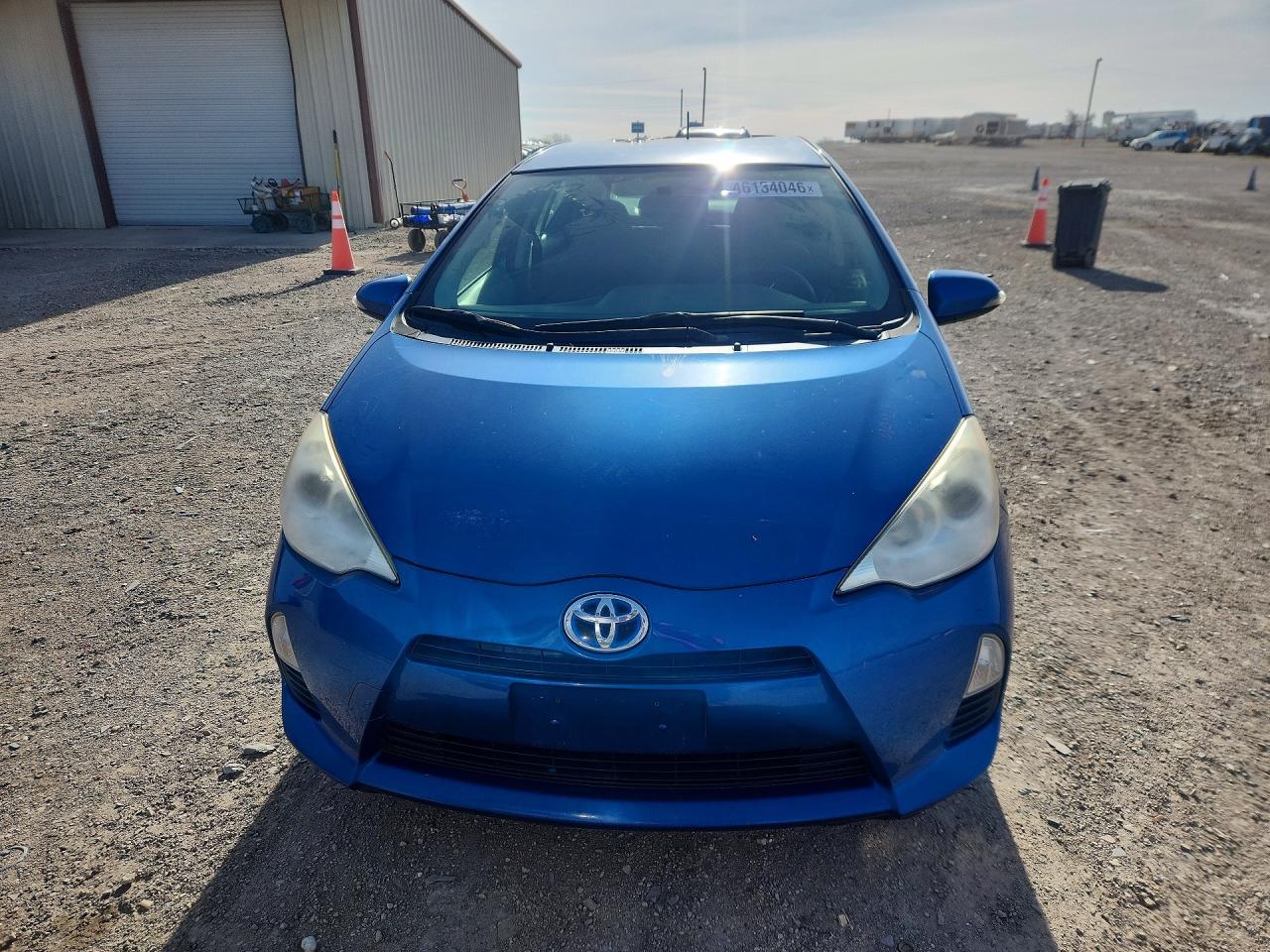 2013 TOYOTA PRIUS C TWO photo 5