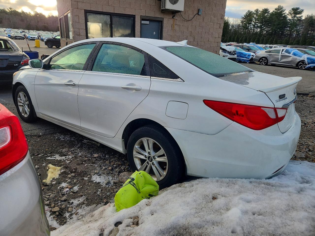 2013 HYUNDAI SONATA photo 4