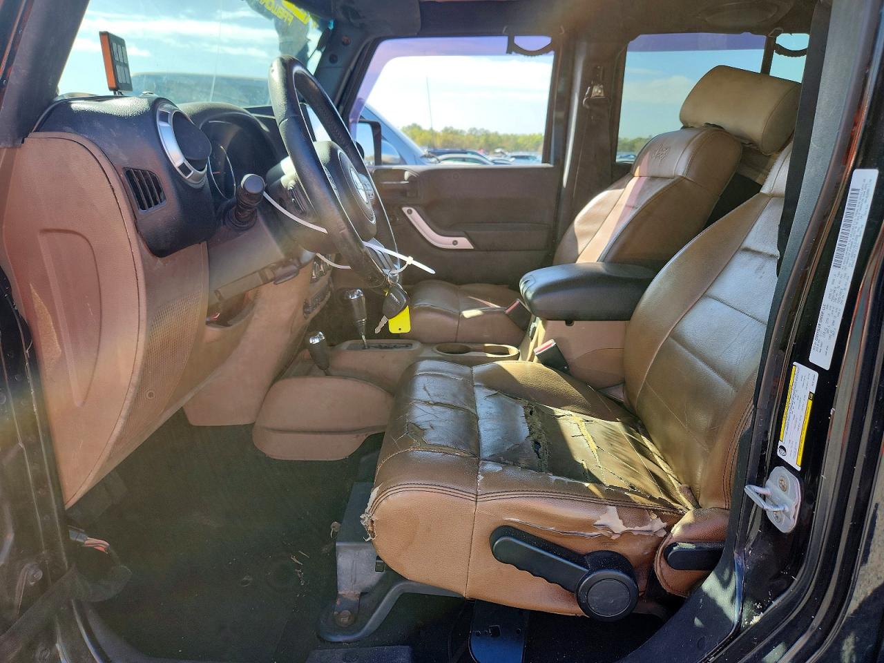 2011 JEEP WRANGLER UNLIMITED SAHARA photo 13