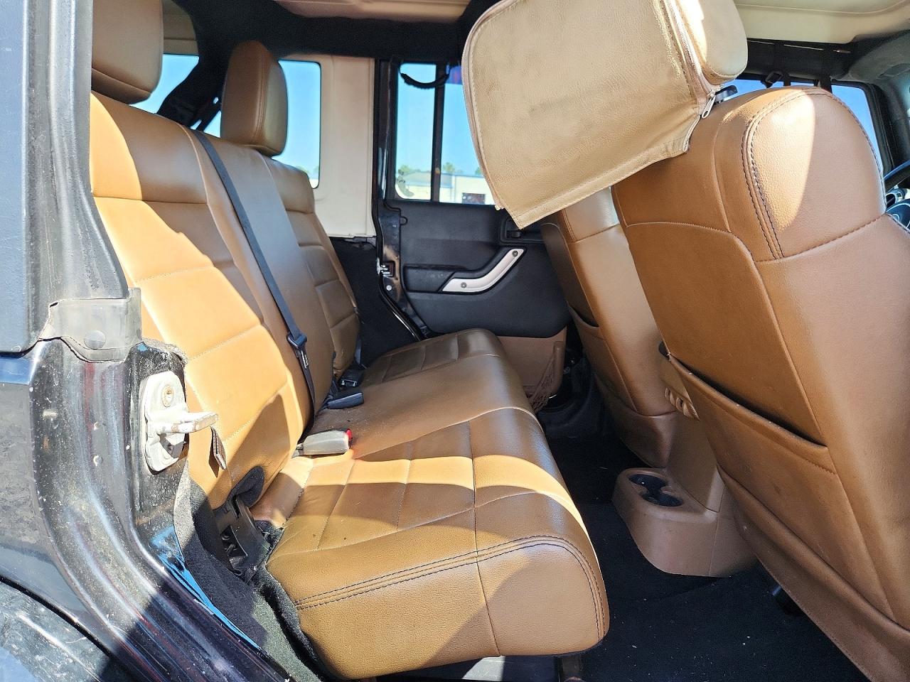 2011 JEEP WRANGLER UNLIMITED SAHARA photo 19