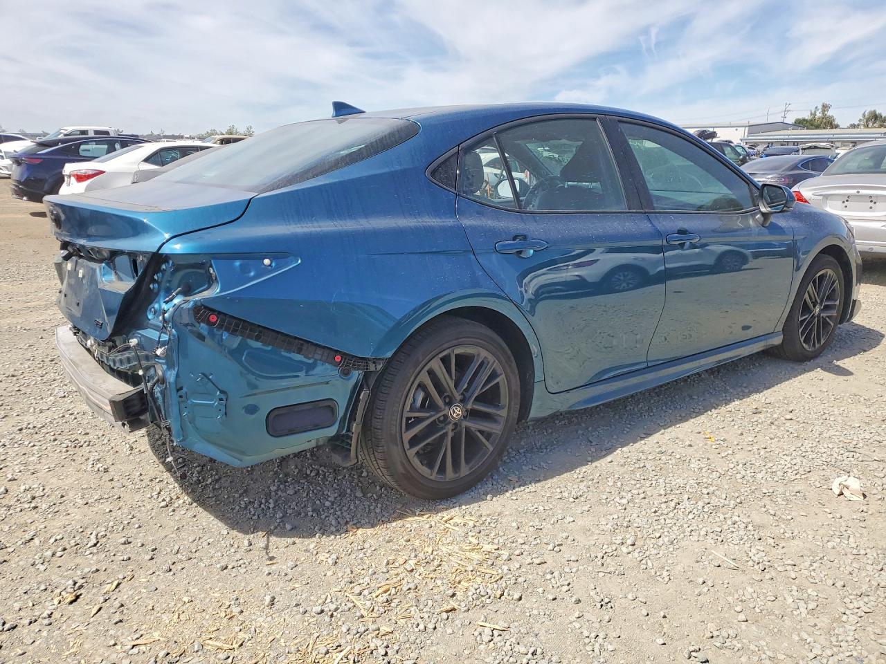 2025 TOYOTA CAMRY SE photo 5