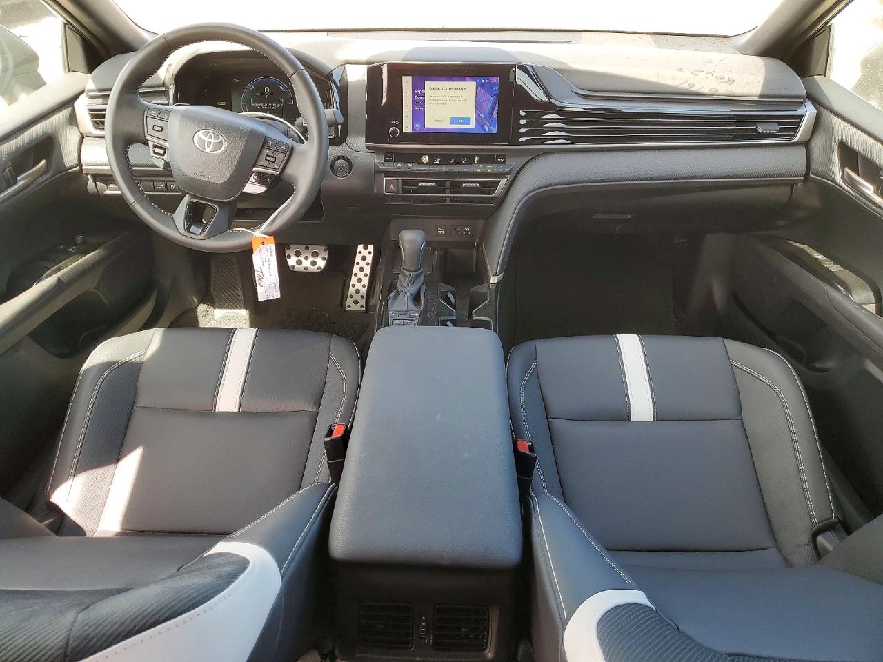 2025 TOYOTA CAMRY SE photo 15