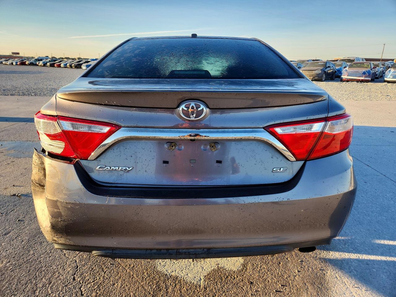 2015 TOYOTA CAMRY SE photo 6