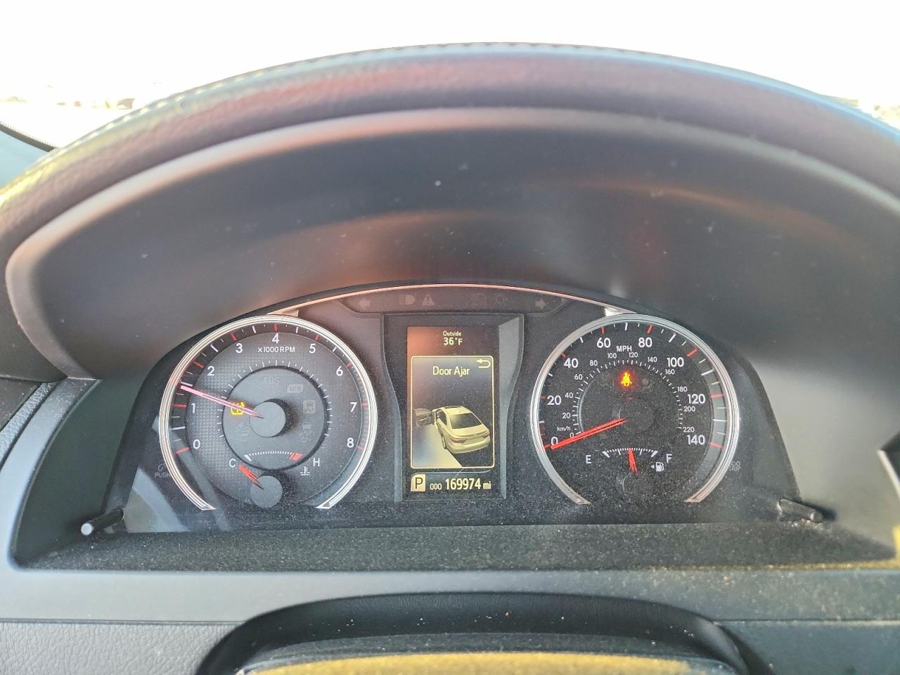 2015 TOYOTA CAMRY SE photo 9