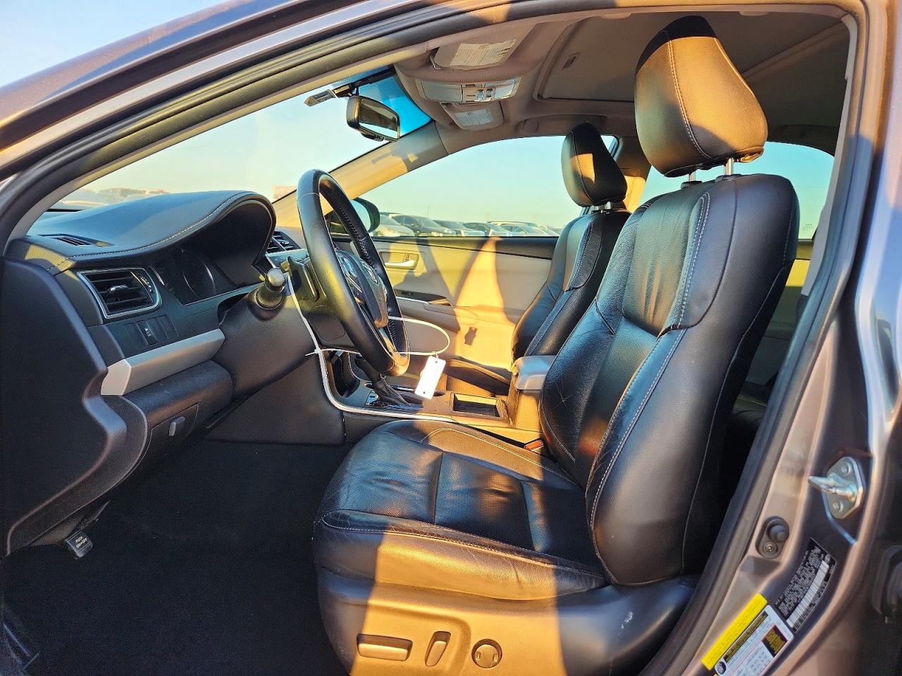 2015 TOYOTA CAMRY SE photo 7
