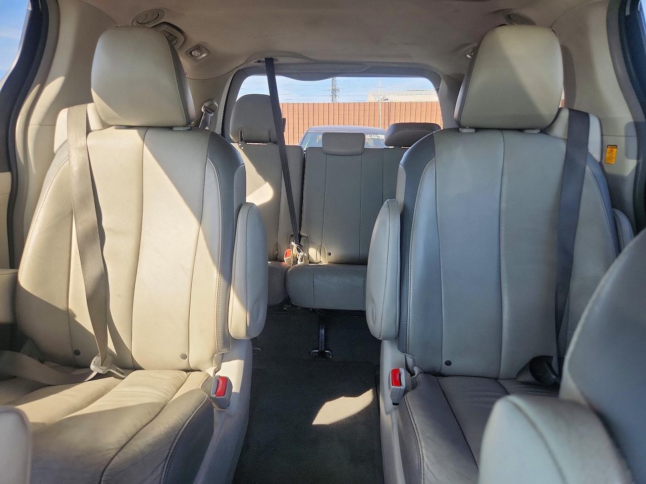 2013 TOYOTA SIENNA LIMITED 7-PASSENGER photo 19