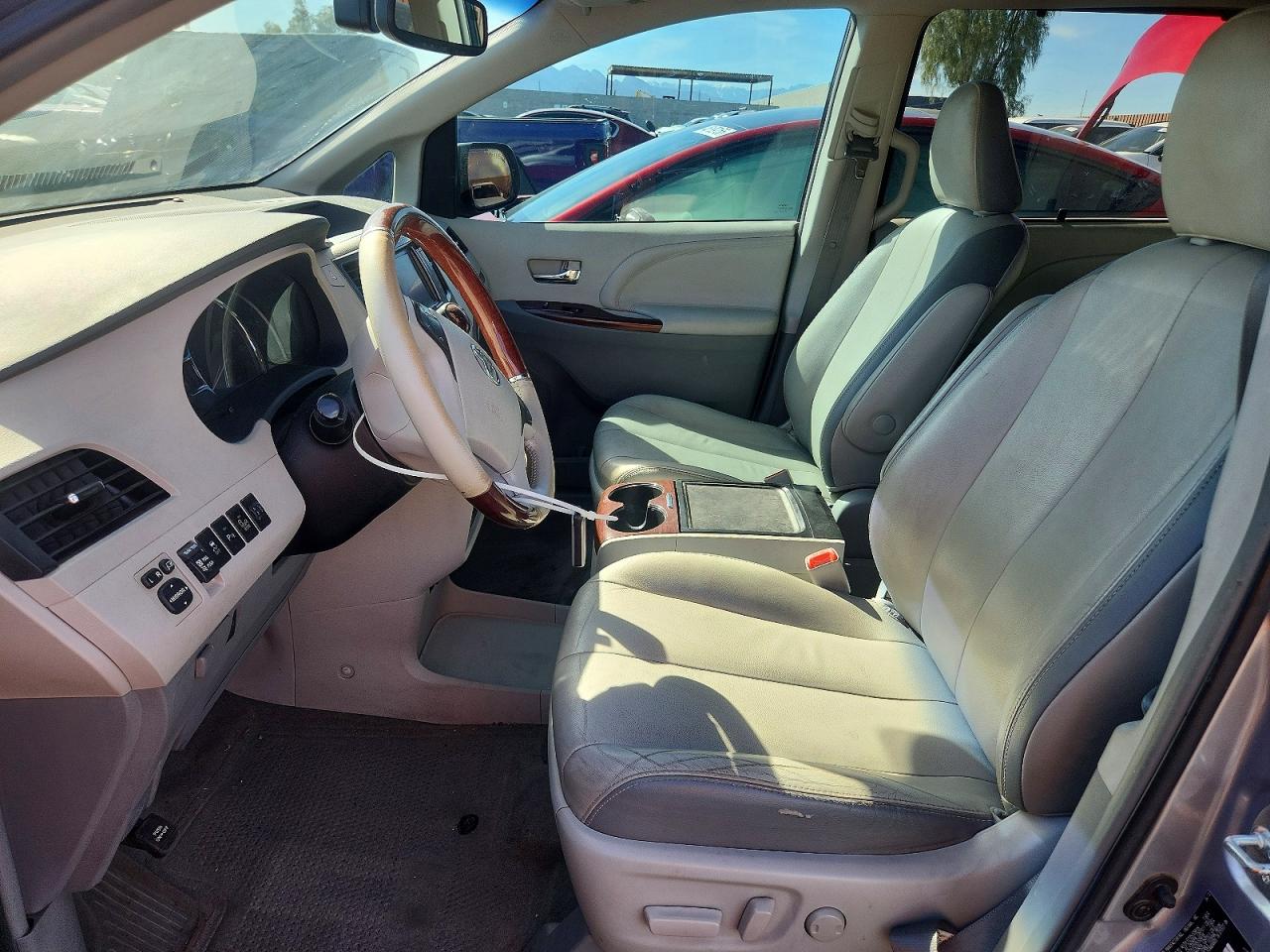 2013 TOYOTA SIENNA LIMITED 7-PASSENGER photo 13