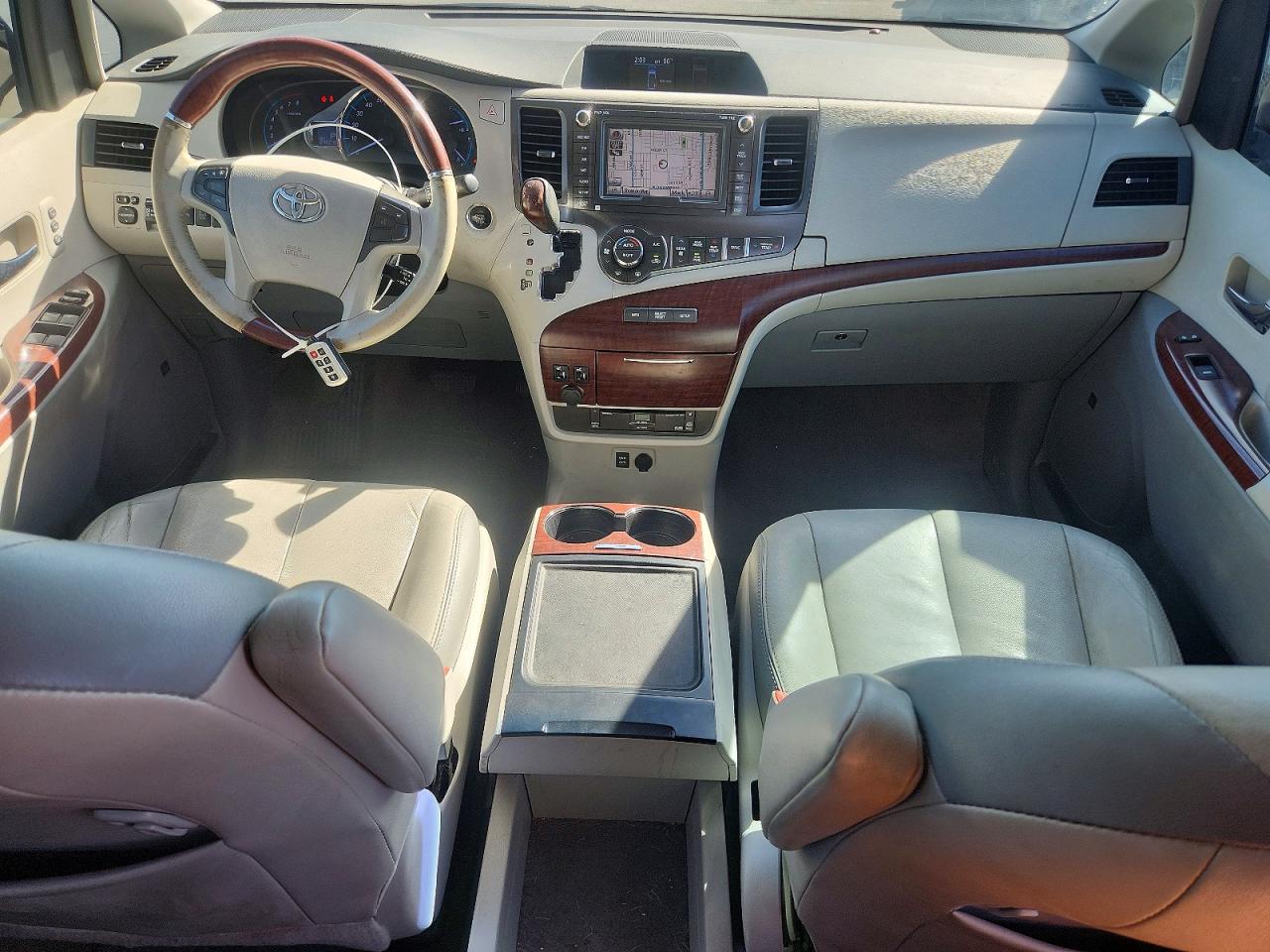 2013 TOYOTA SIENNA LIMITED 7-PASSENGER photo 15
