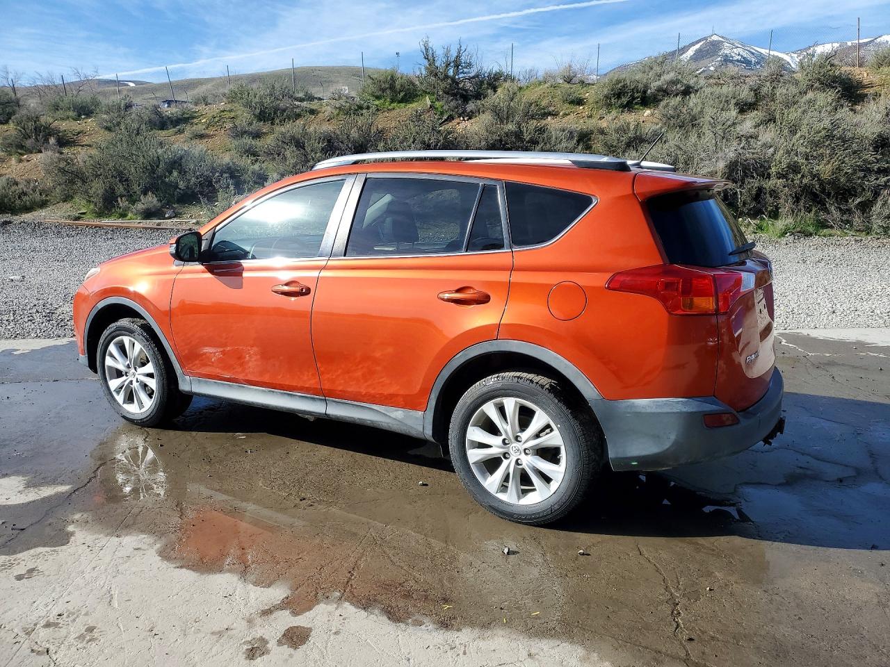 2015 TOYOTA RAV4 LIMITED photo 2
