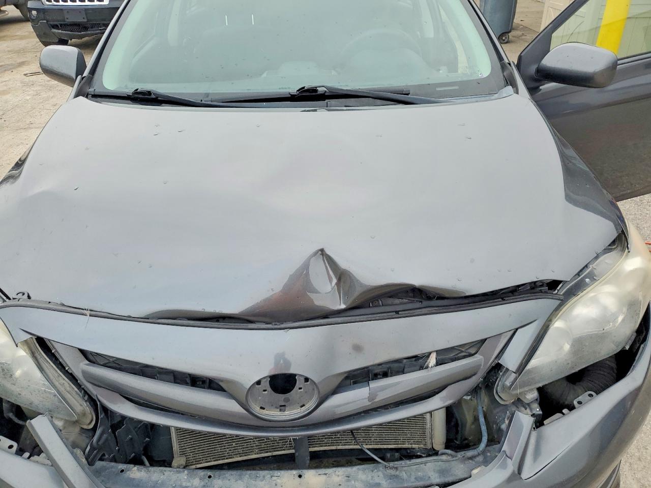 2012 TOYOTA COROLLA S photo 11