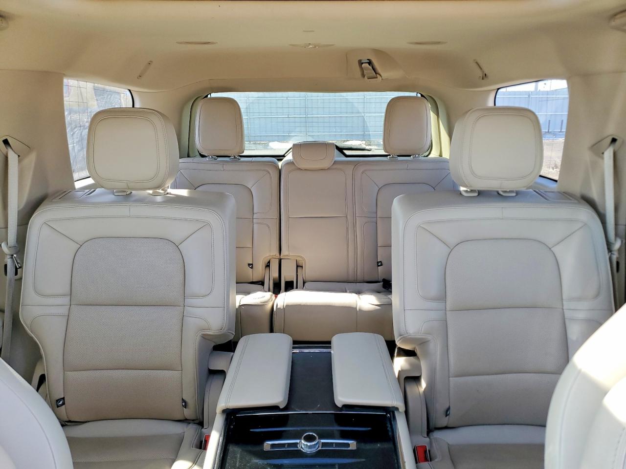2019 LINCOLN NAVIGATOR RESERVE photo 10