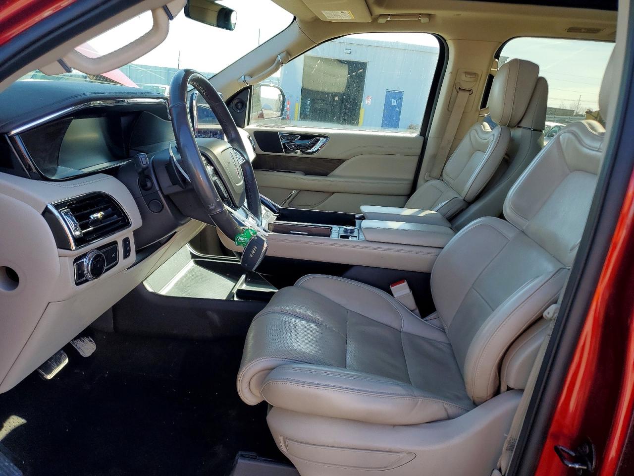2019 LINCOLN NAVIGATOR RESERVE photo 7