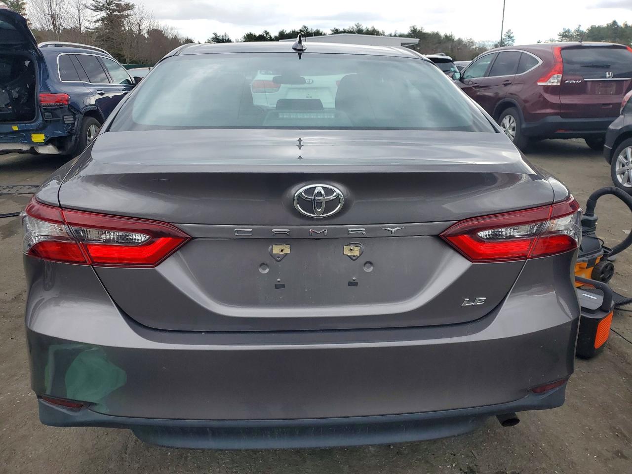 2021 TOYOTA CAMRY LE photo 6