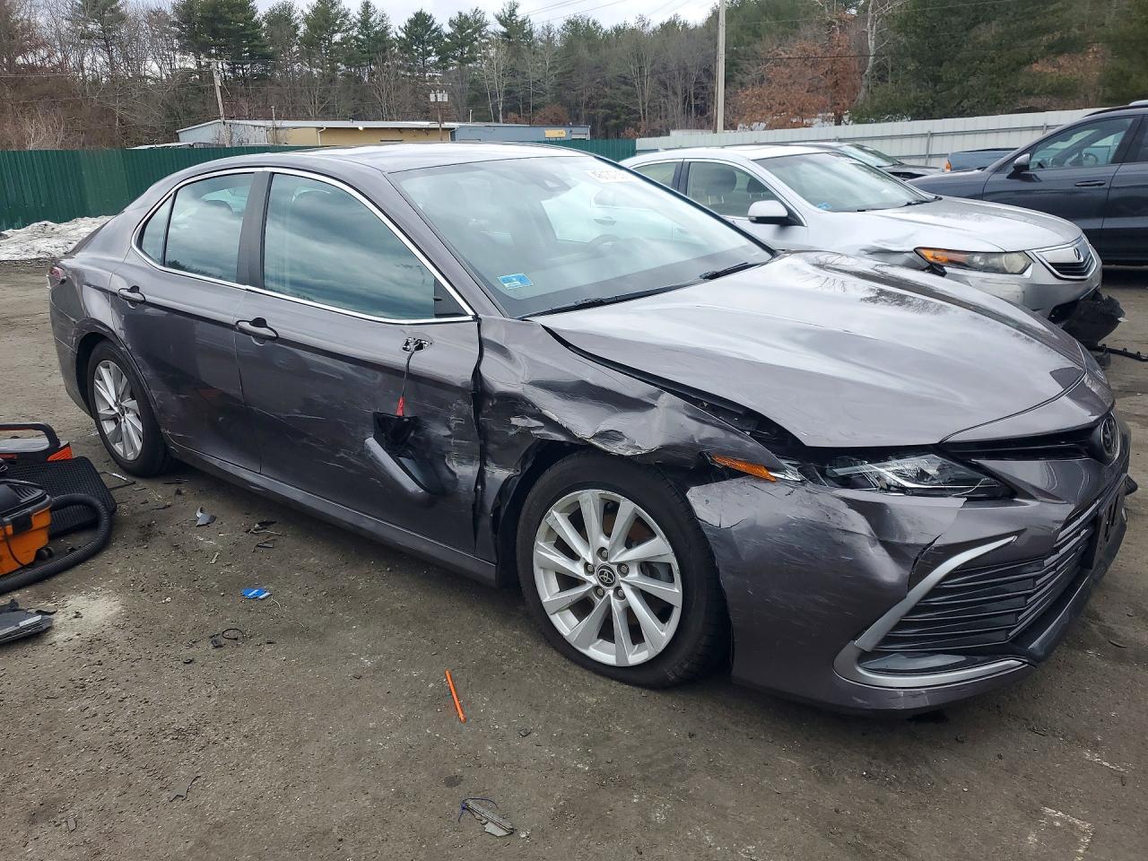 2021 TOYOTA CAMRY LE photo 4