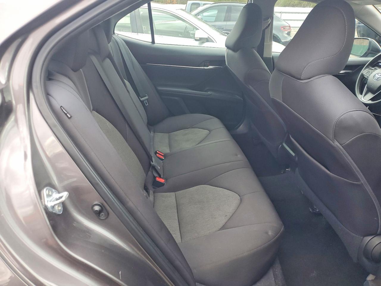 2021 TOYOTA CAMRY LE photo 10