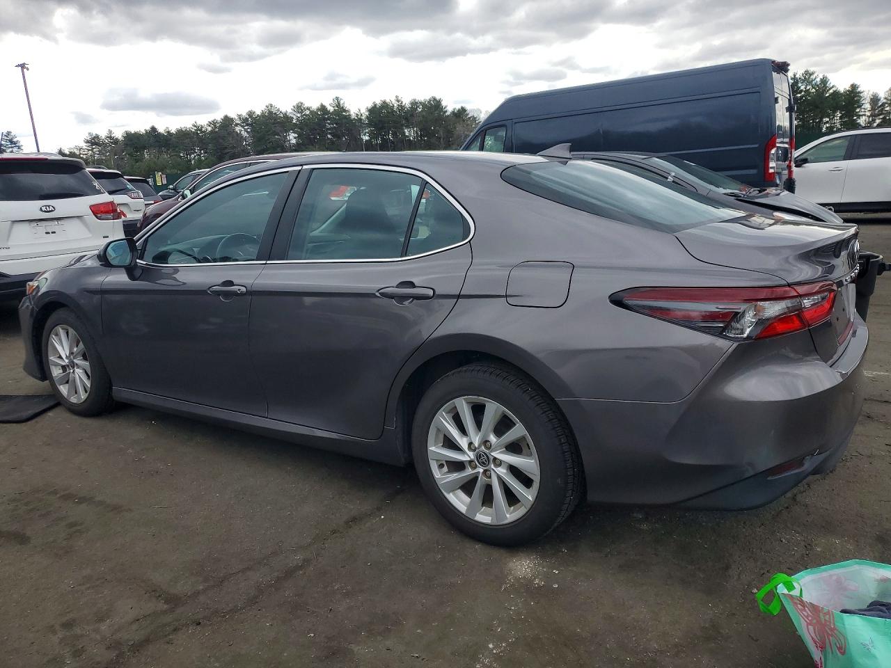 2021 TOYOTA CAMRY LE photo 2