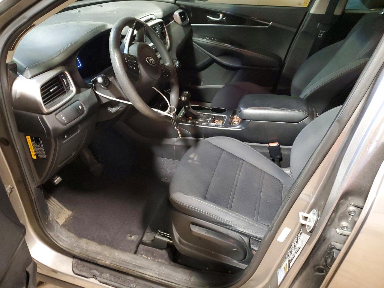 2017 KIA SORENTO LX photo 19