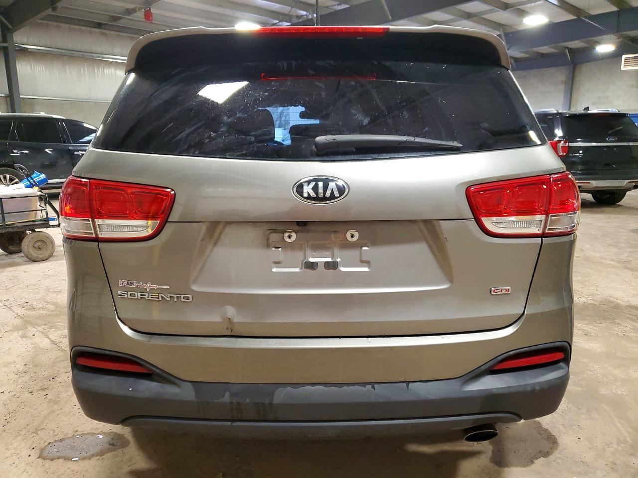 2017 KIA SORENTO LX photo 16