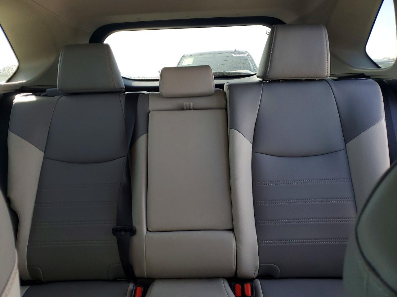 2025 TOYOTA RAV4 XLE PREMIUM photo 28
