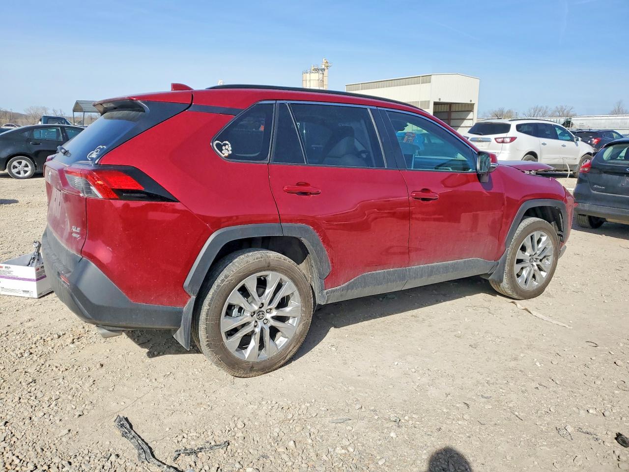 2025 TOYOTA RAV4 XLE PREMIUM photo 7