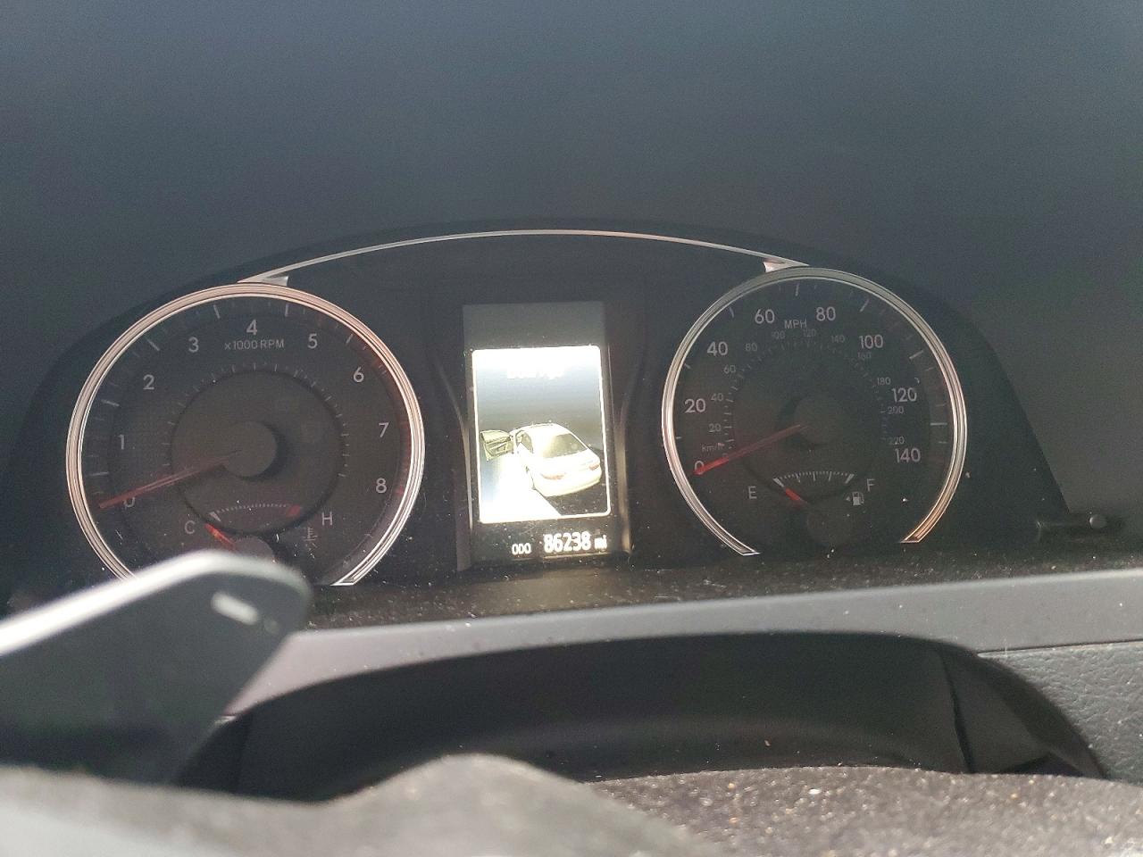 2016 TOYOTA CAMRY SE photo 17