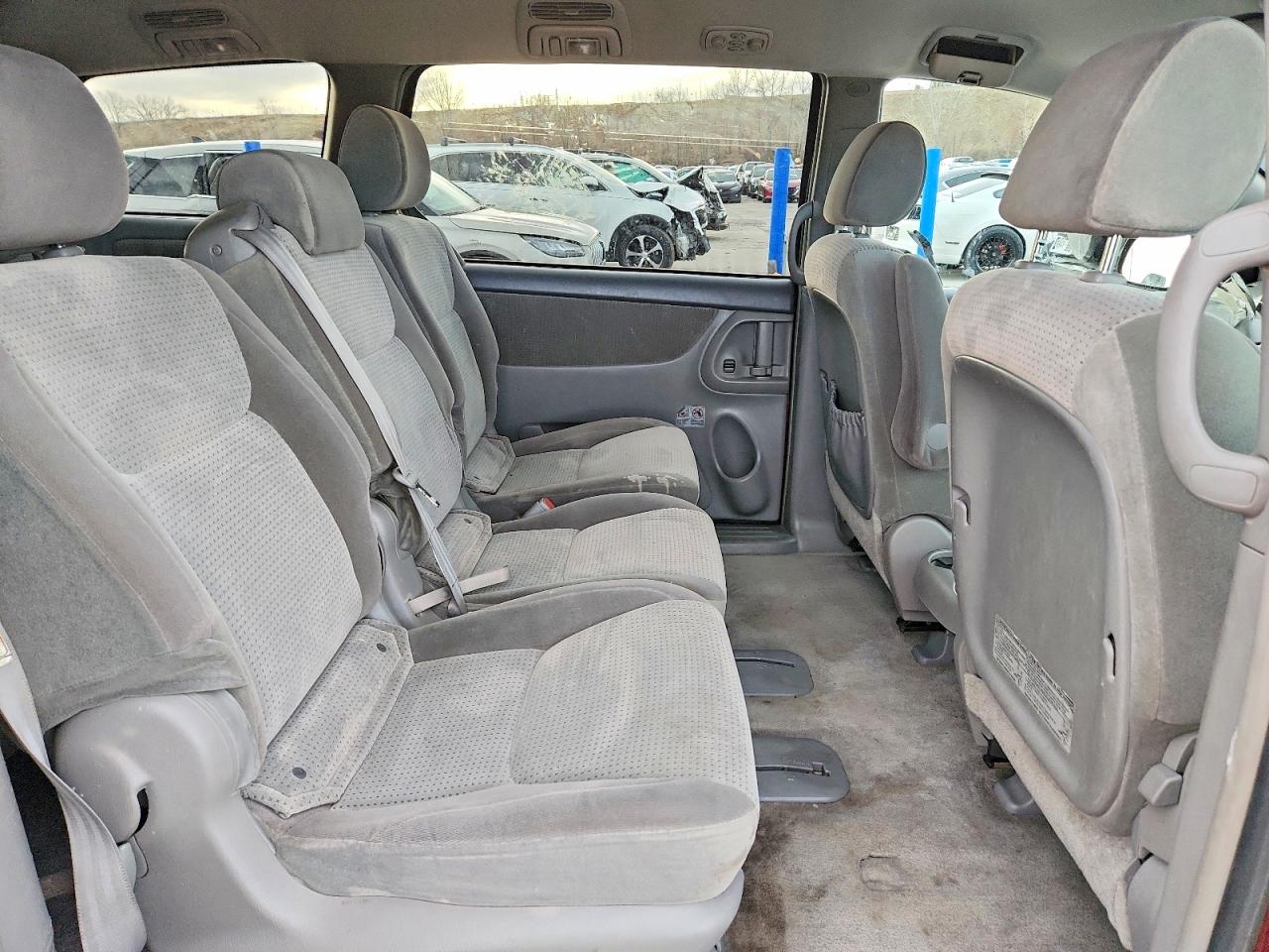 2008 TOYOTA SIENNA LE 8-PASSENGER photo 11