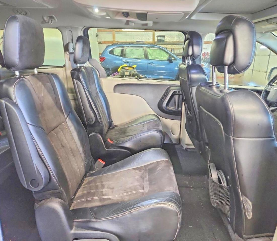 2015 CHRYSLER TOWN & COUNTRY LIMITED photo 11