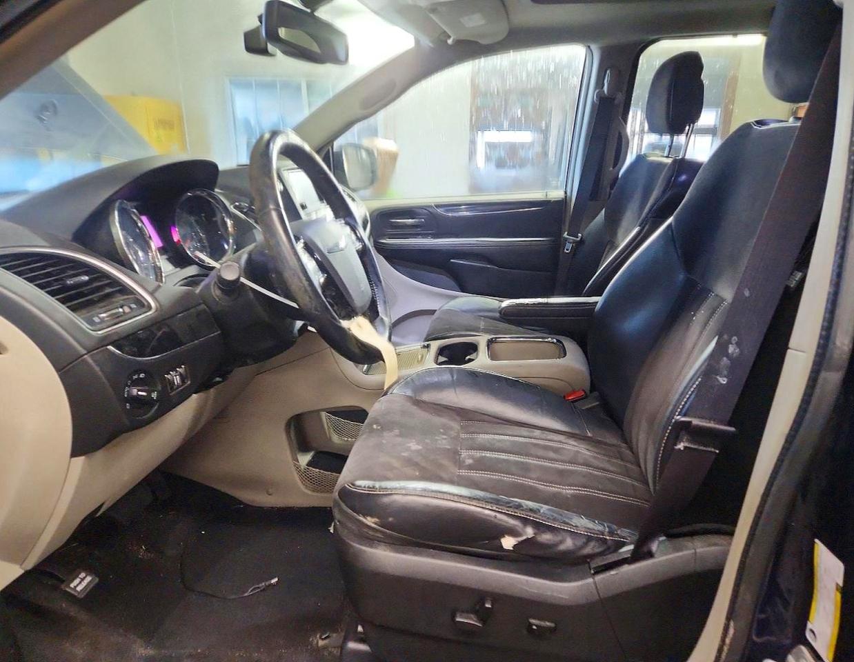 2015 CHRYSLER TOWN & COUNTRY LIMITED photo 7