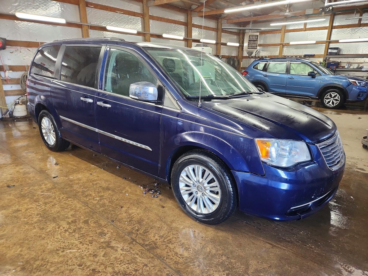 2015 CHRYSLER TOWN & COUNTRY LIMITED photo 4