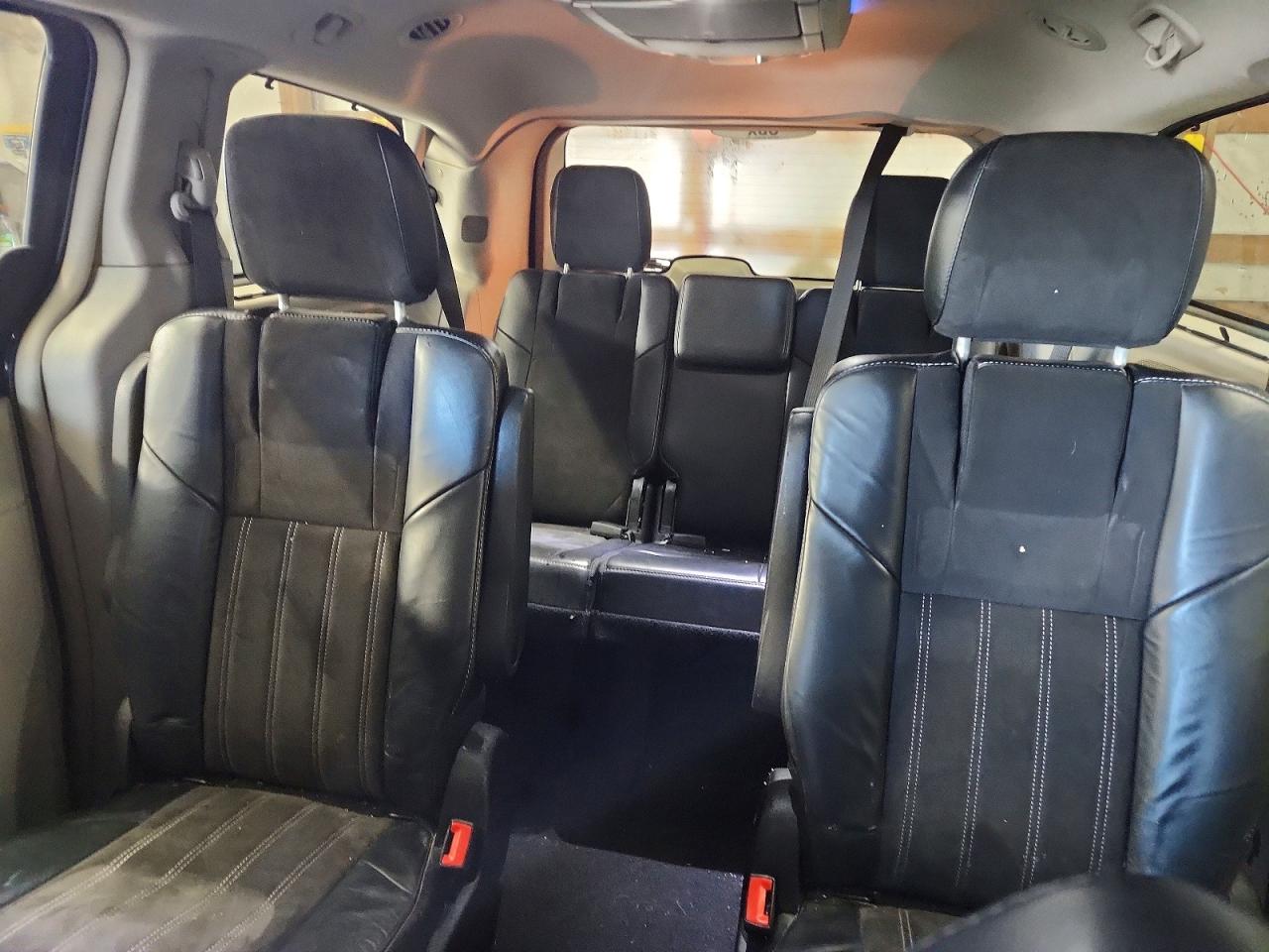 2015 CHRYSLER TOWN & COUNTRY LIMITED photo 10