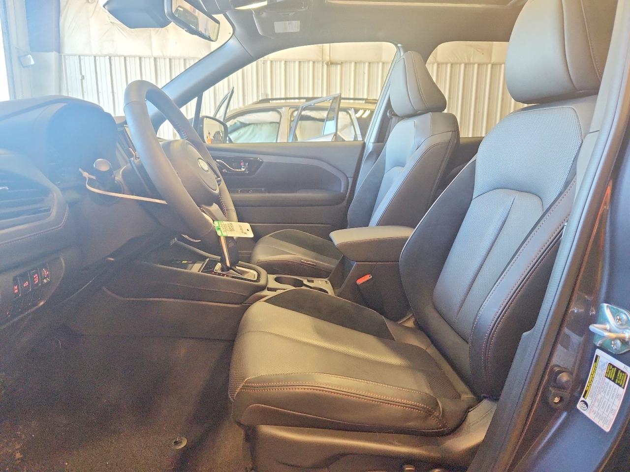 2025 SUBARU FORESTER TOURING photo 19