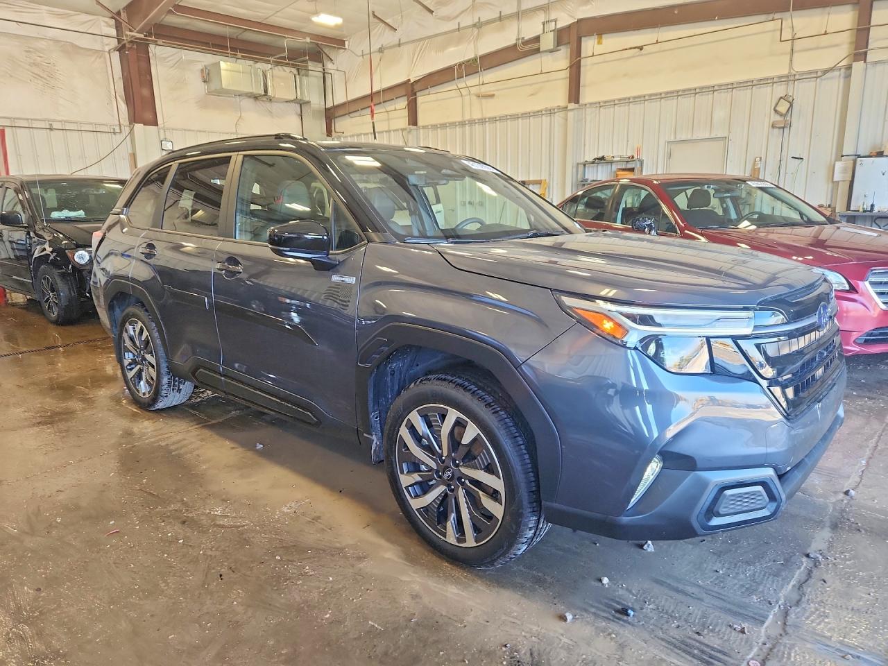 2025 SUBARU FORESTER TOURING photo 10