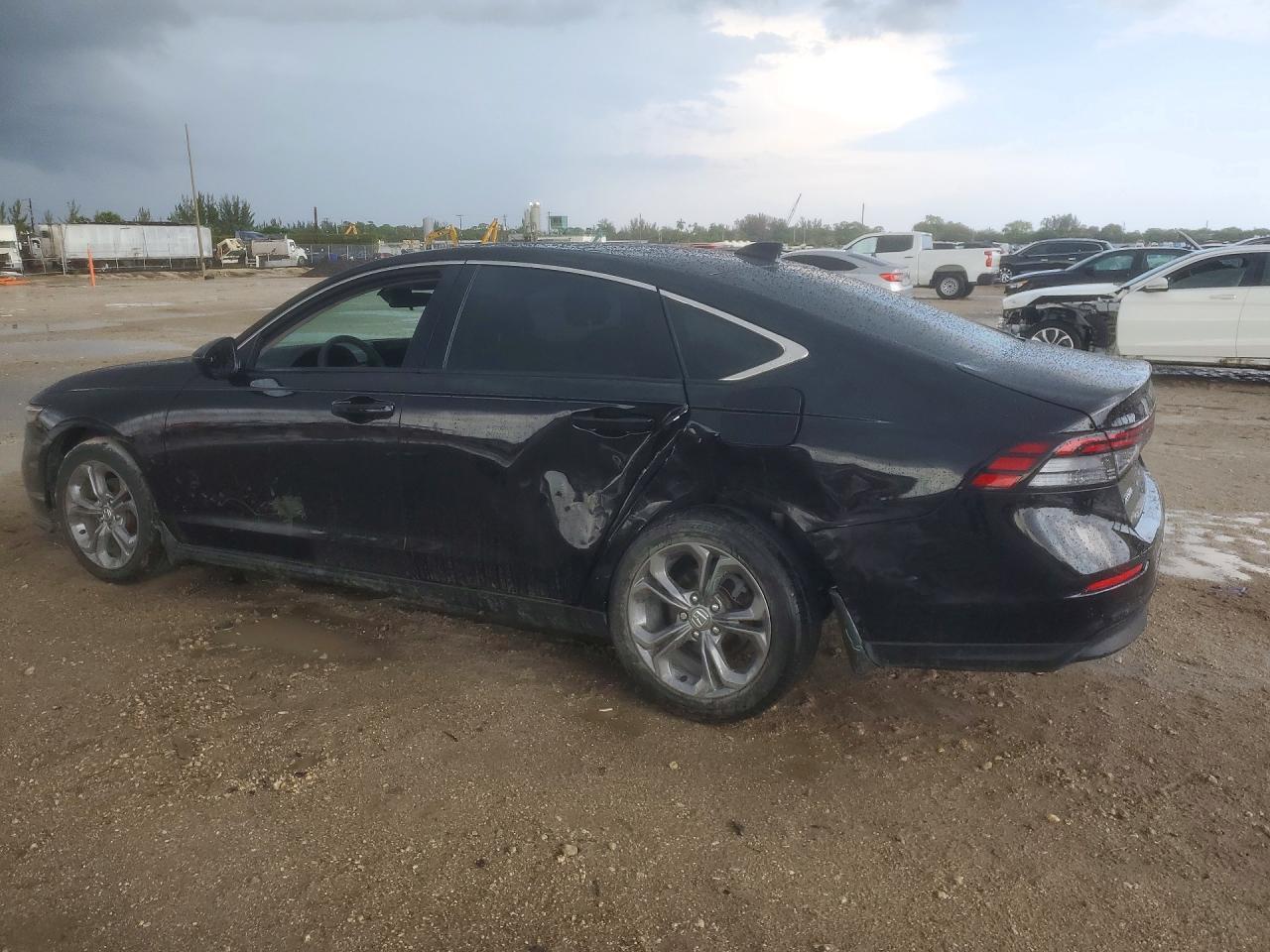 2024 HONDA ACCORD EX photo 2