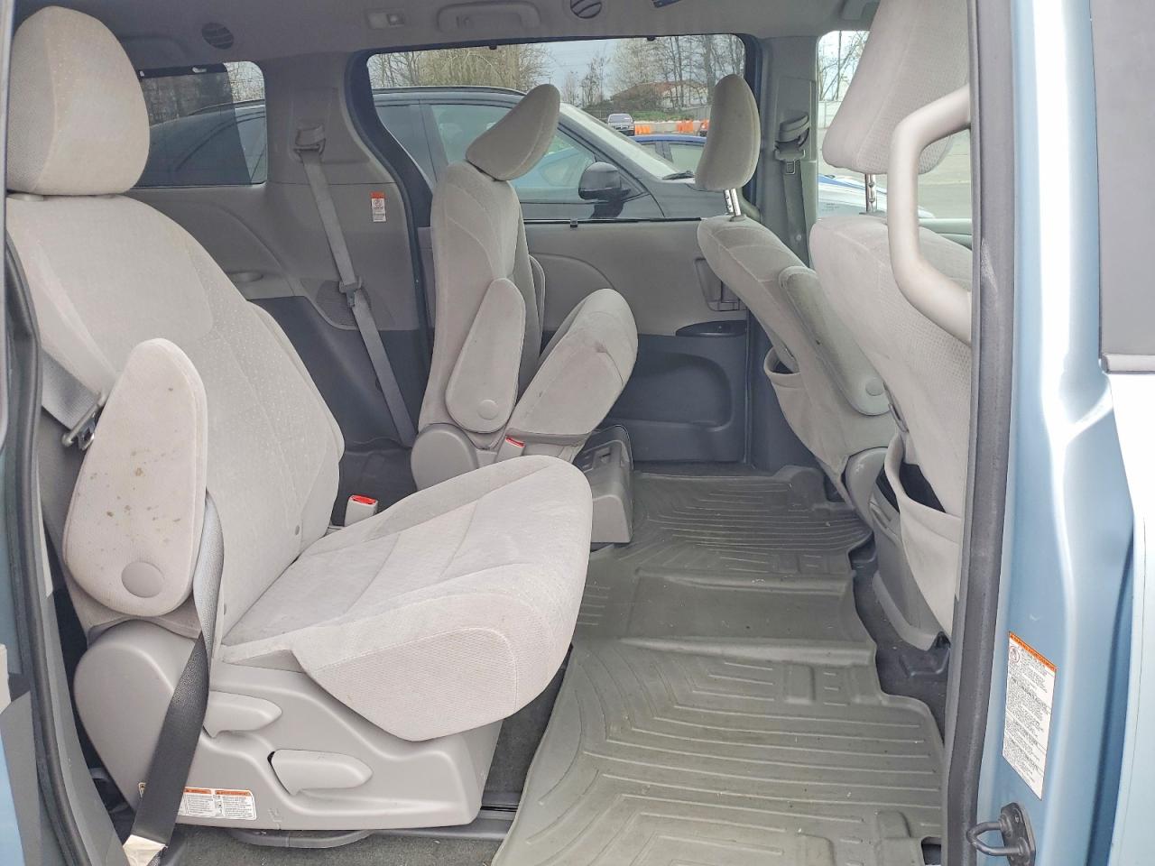 2015 TOYOTA SIENNA LE 7-PASSENGER photo 21