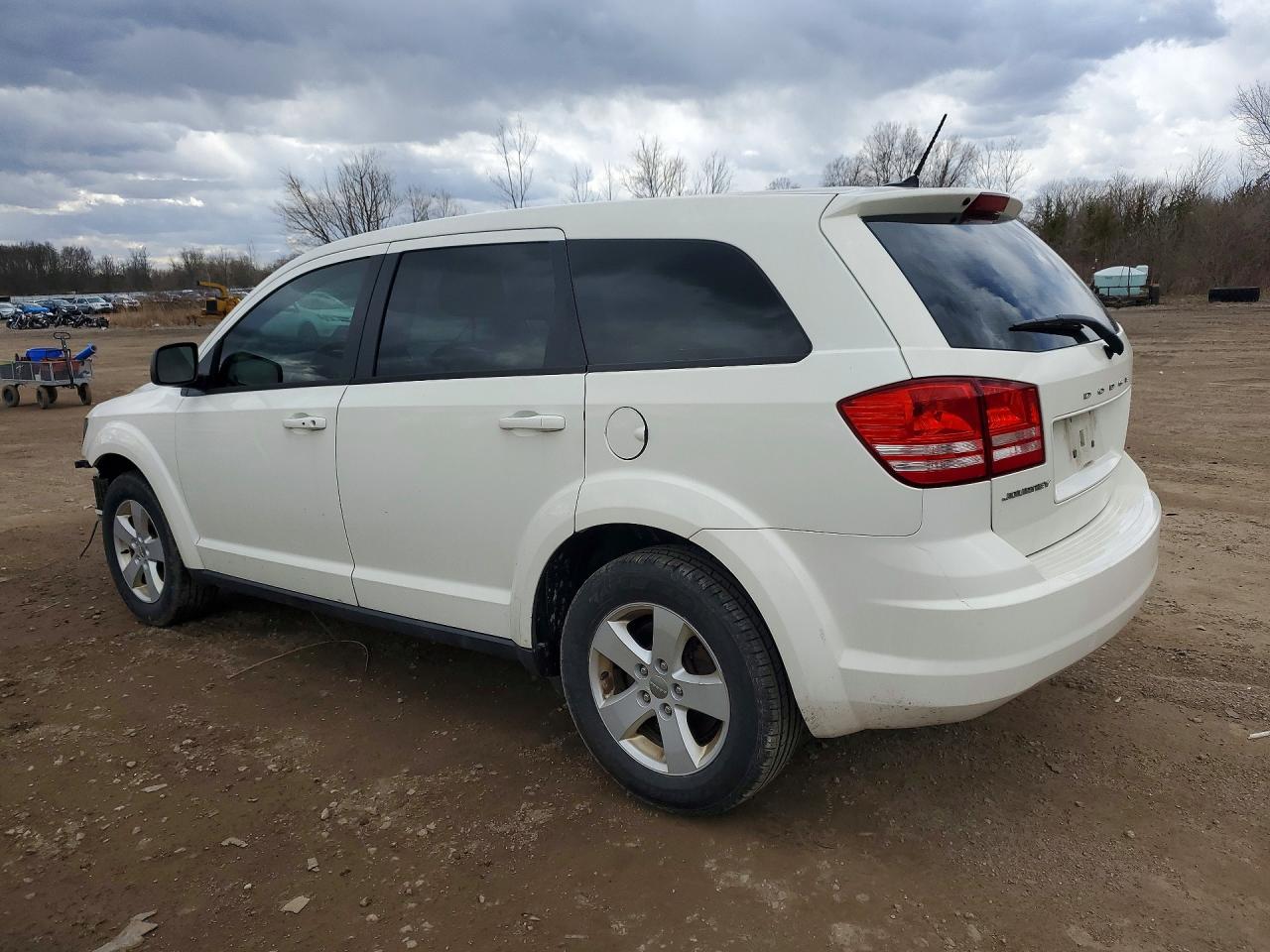 2013 DODGE JOURNEY SE photo 2