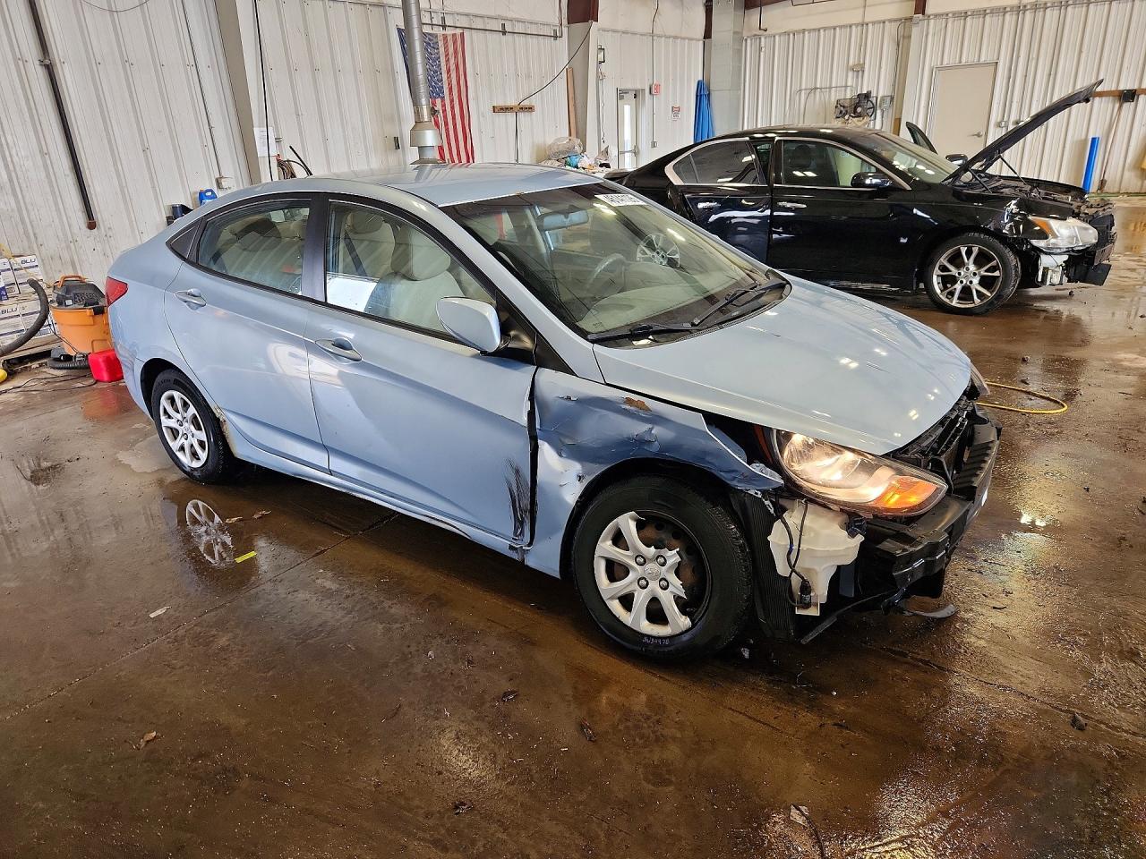 2014 HYUNDAI ACCENT GLS photo 4