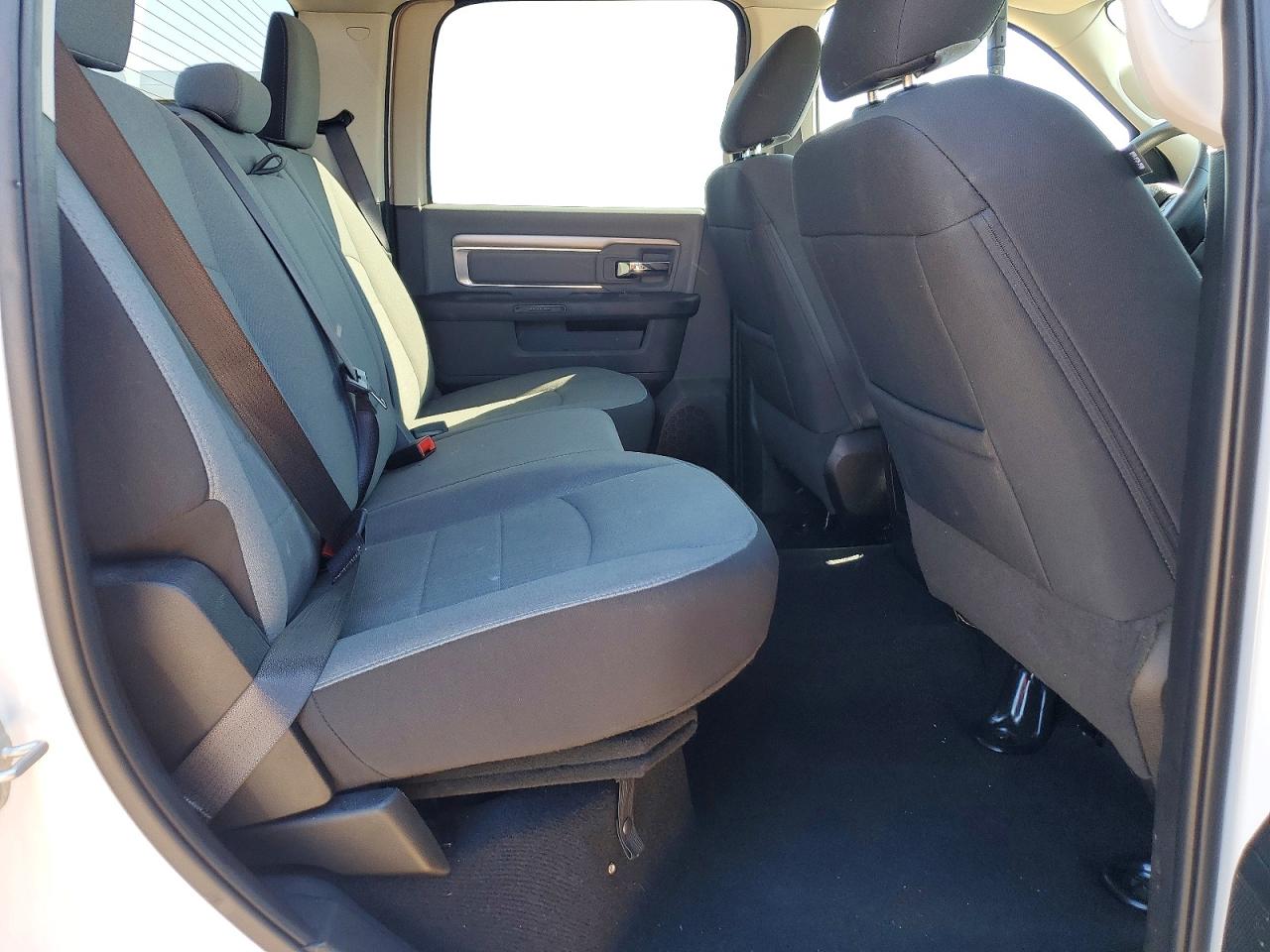 2023 RAM 1500 CLASSIC SLT photo 28
