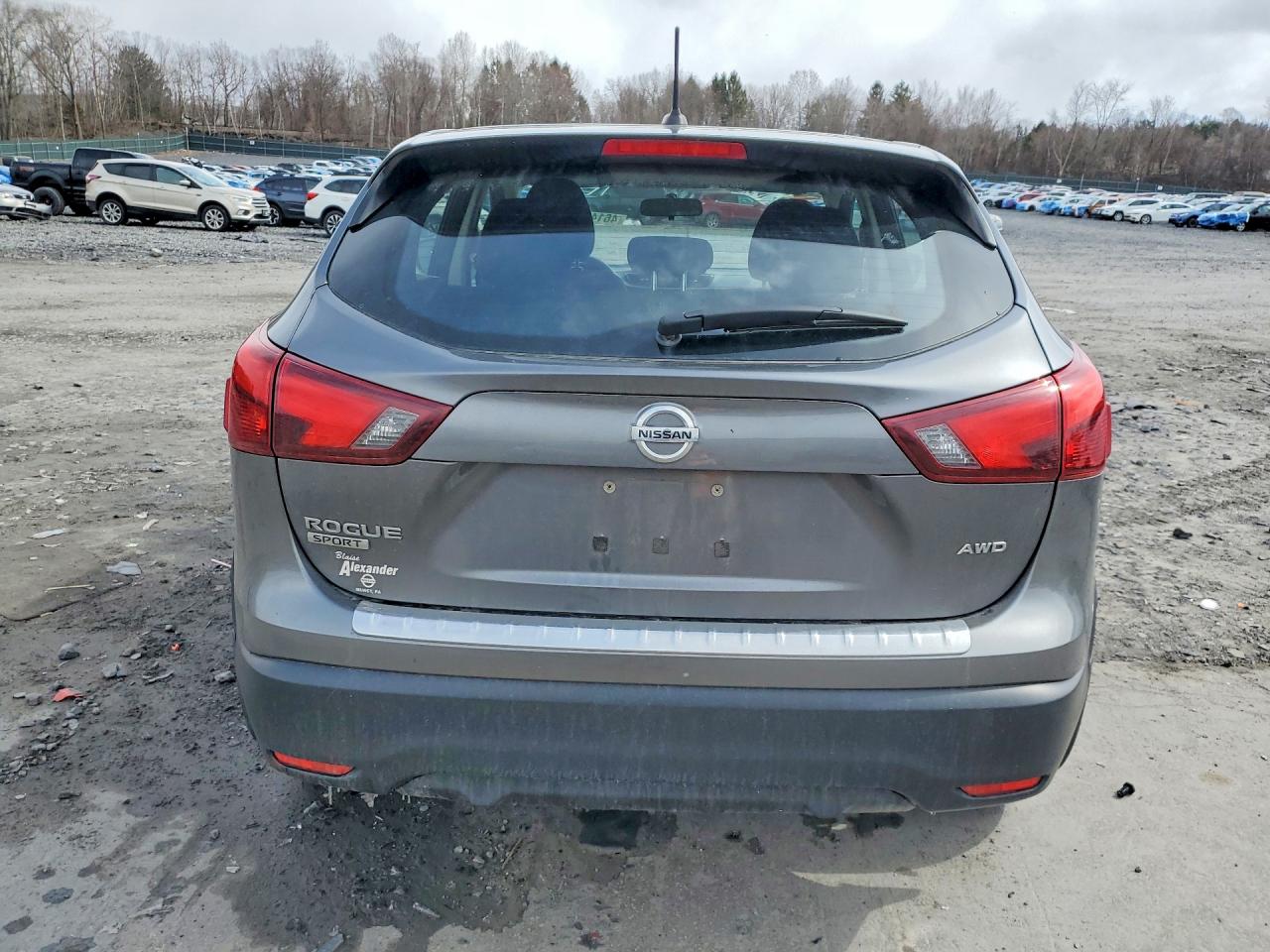 2018 NISSAN ROGUE SPORT S photo 11