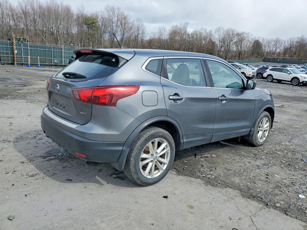 2018 NISSAN ROGUE SPORT S photo 5