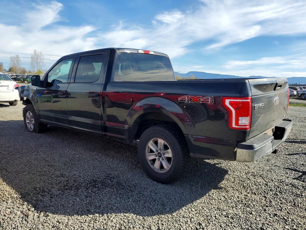 2015 FORD F150 SUPERCREW photo 2