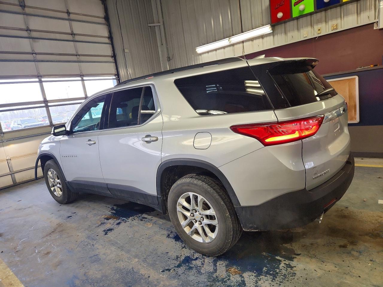 2019 CHEVROLET TRAVERSE LT photo 3