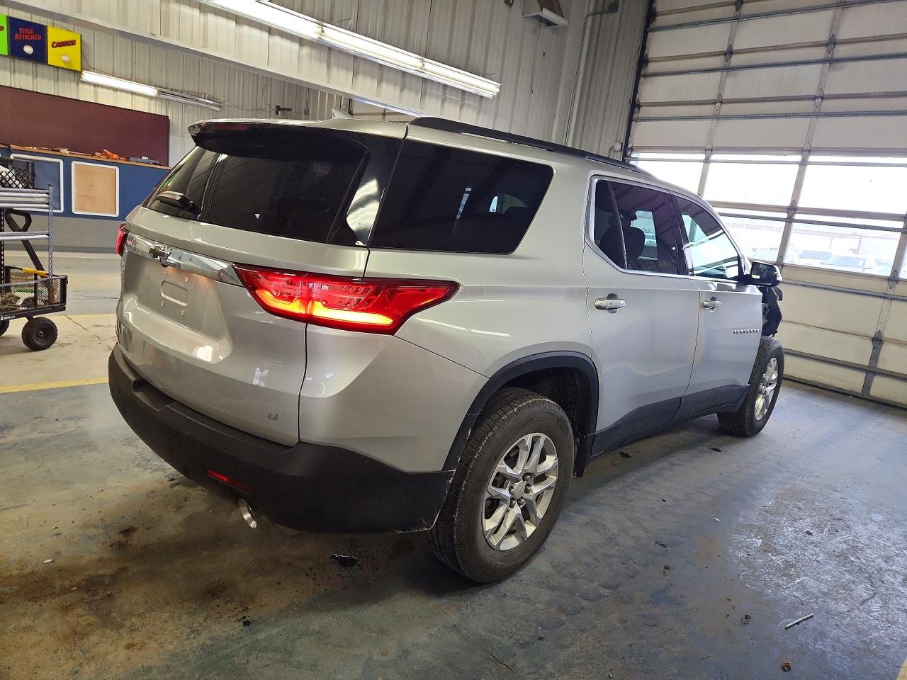 2019 CHEVROLET TRAVERSE LT photo 5