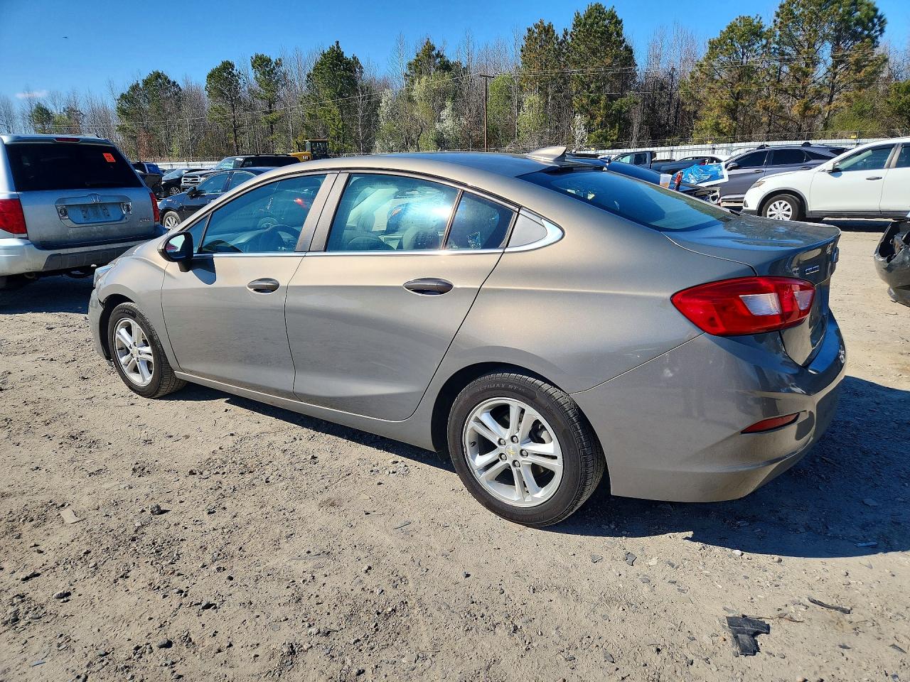 2017 CHEVROLET CRUZE LT photo 3